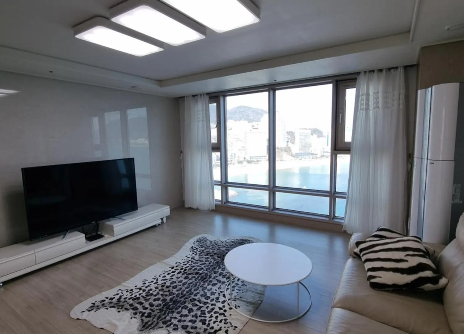 Luxury Ocean View Apartment Busan