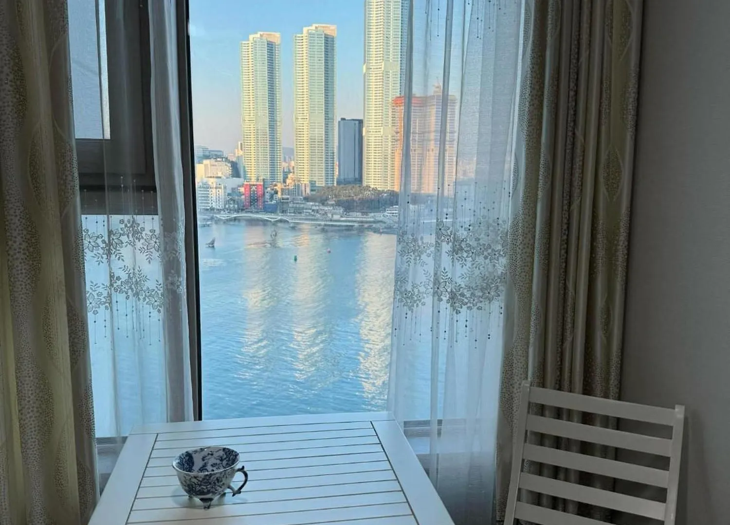 Luxury Ocean View Apartment Busan